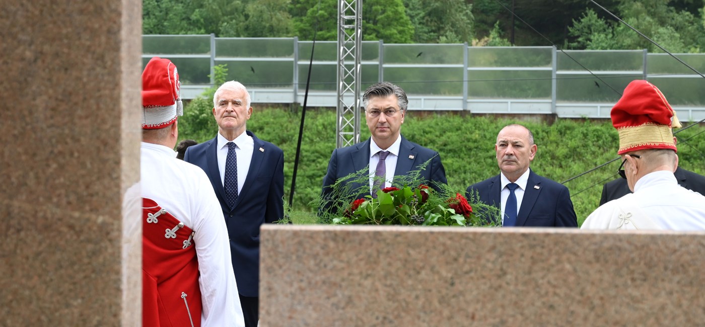 Njegujemo kulturu sjećanja odajući dužni pijetet žrtvama svih totalitarnih režima